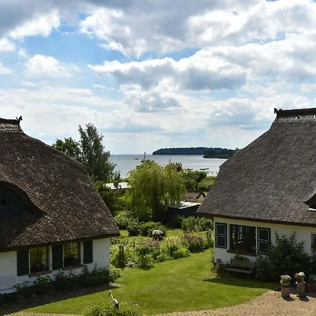 Appartement In Gross Stresow Mit Garten Und Terrasse