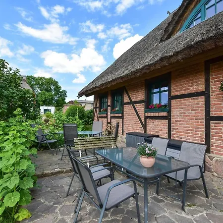 In Gross Stresow Mit Garten Und Terrasse *
